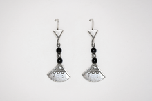 Lade das Bild in den Galerie-Viewer, Tuareg Schmuck Ohrringe aus Agadez aus edlem Silber